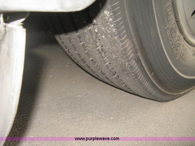 image for item H5471 2001 Chance Coach Opus 29' transit bus