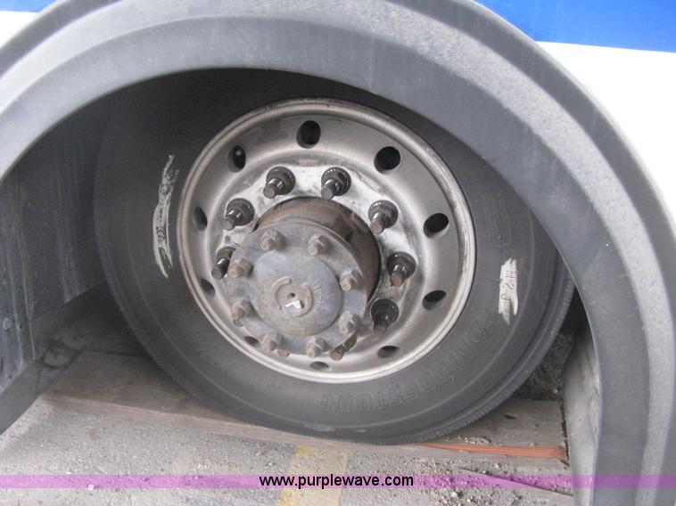 image for item H5471 2001 Chance Coach Opus 29' transit bus