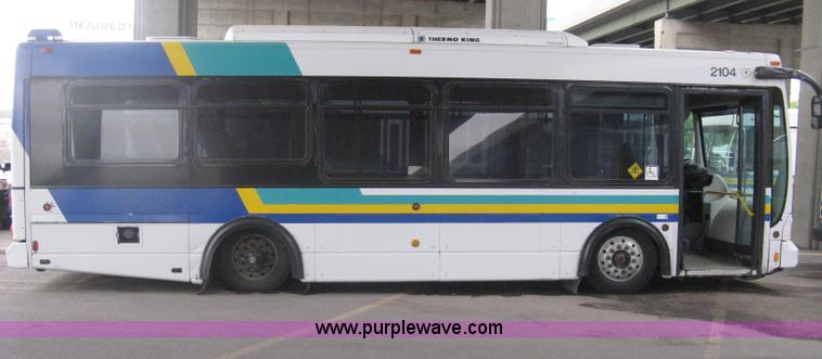 image for item H5472 2001 Chance Coach Opus 29' transit bus