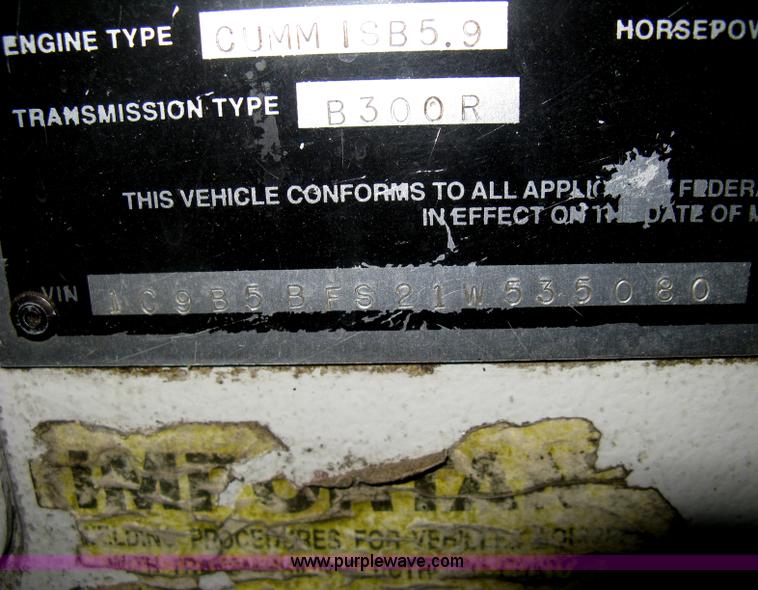 image for item H5472 2001 Chance Coach Opus 29' transit bus