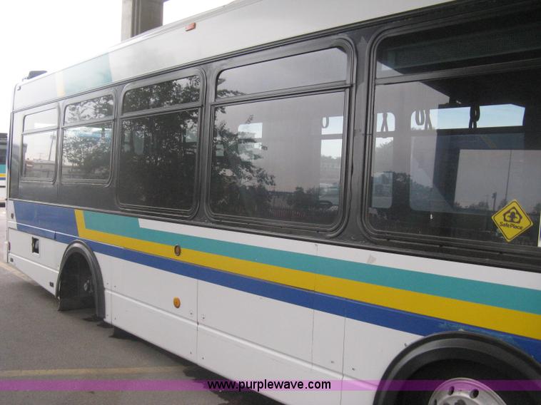 image for item H5472 2001 Chance Coach Opus 29' transit bus