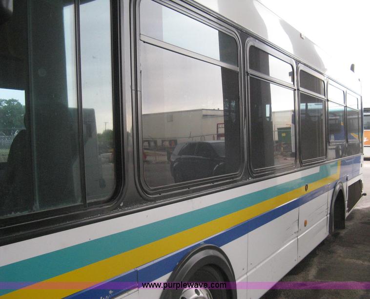 image for item H5472 2001 Chance Coach Opus 29' transit bus