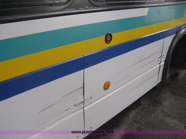 image for item H5472 2001 Chance Coach Opus 29' transit bus