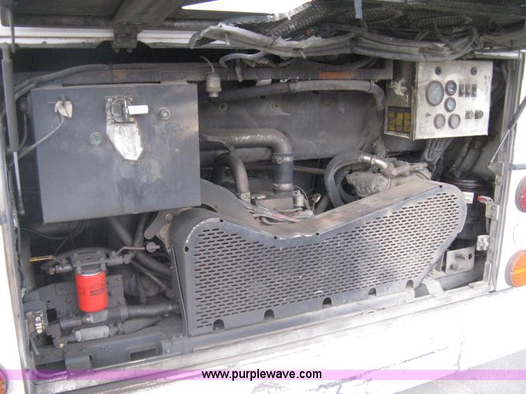 image for item H5472 2001 Chance Coach Opus 29' transit bus