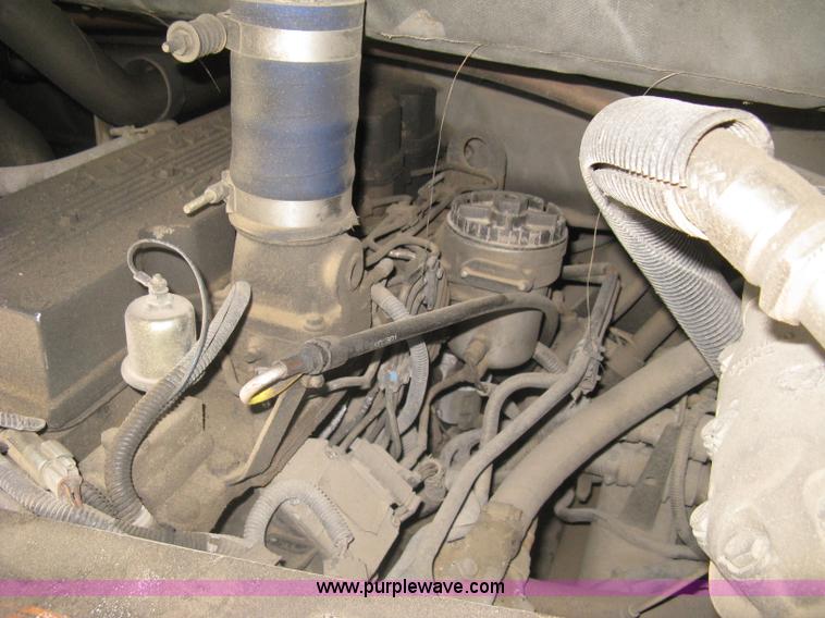 image for item H5472 2001 Chance Coach Opus 29' transit bus