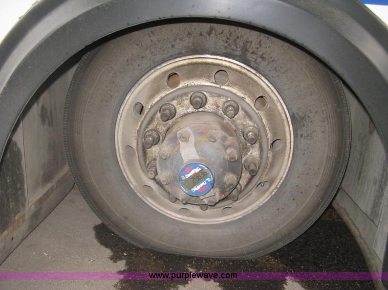 image for item H5472 2001 Chance Coach Opus 29' transit bus