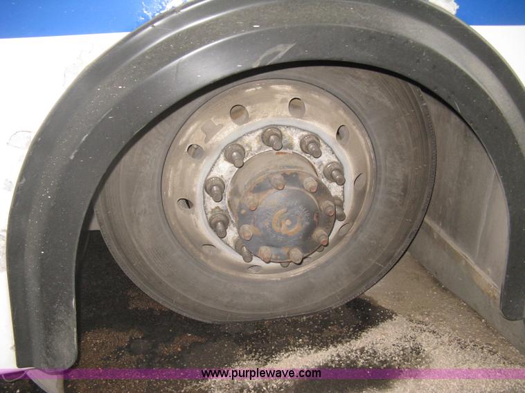 image for item H5472 2001 Chance Coach Opus 29' transit bus