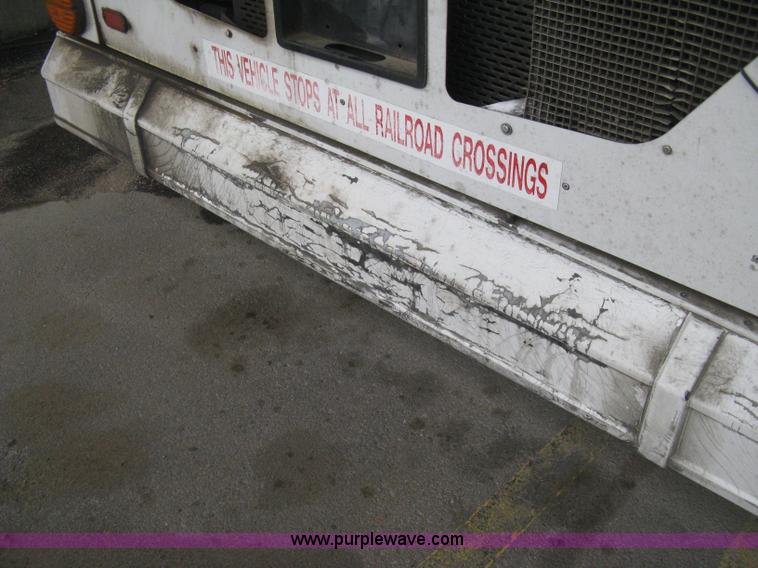 image for item H5472 2001 Chance Coach Opus 29' transit bus