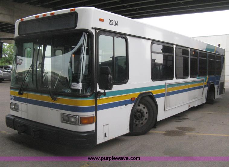 image for item H5473 2002 Gillig Low Floor 35' transit bus