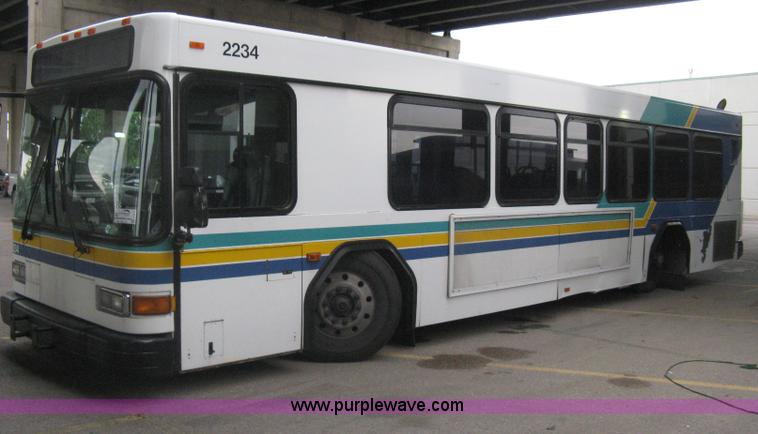 image for item H5473 2002 Gillig Low Floor 35' transit bus