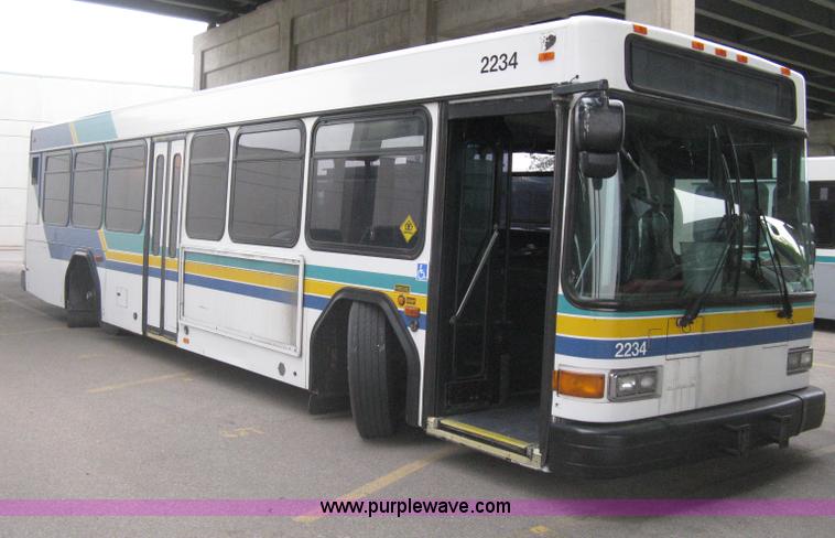 image for item H5473 2002 Gillig Low Floor 35' transit bus