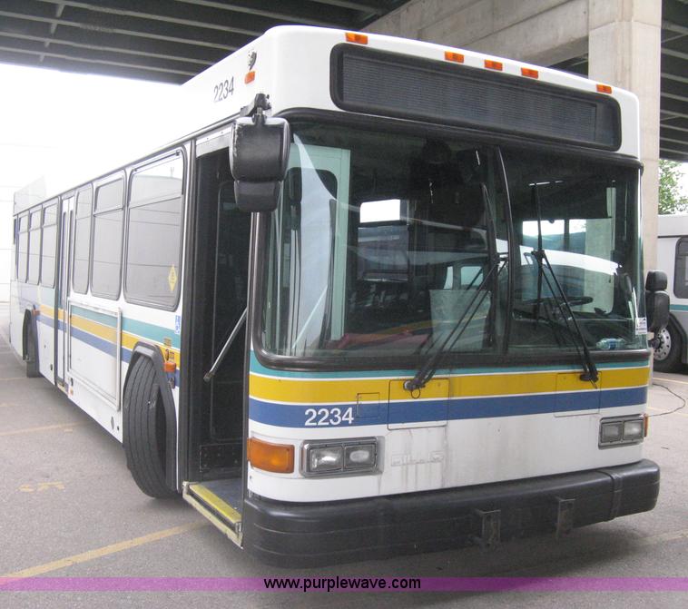 image for item H5473 2002 Gillig Low Floor 35' transit bus