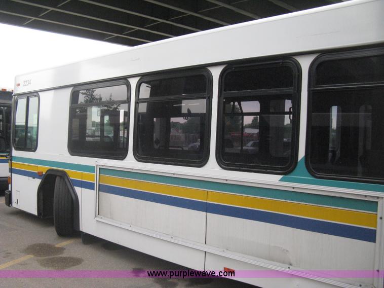 image for item H5473 2002 Gillig Low Floor 35' transit bus