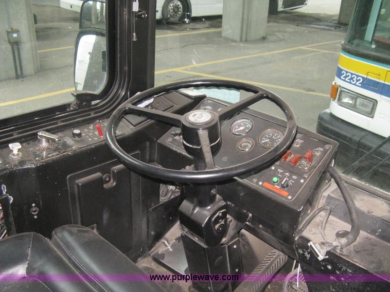 image for item H5473 2002 Gillig Low Floor 35' transit bus