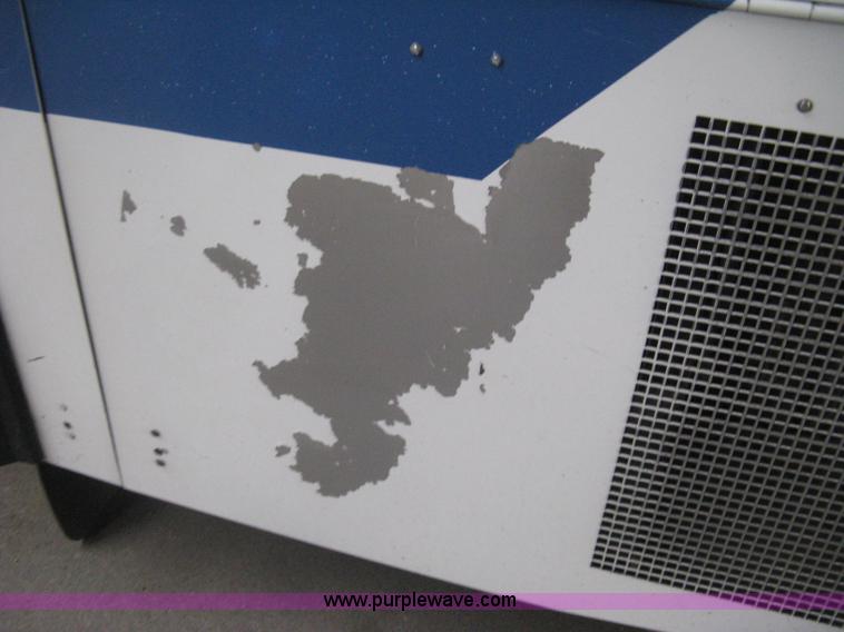 image for item H5473 2002 Gillig Low Floor 35' transit bus