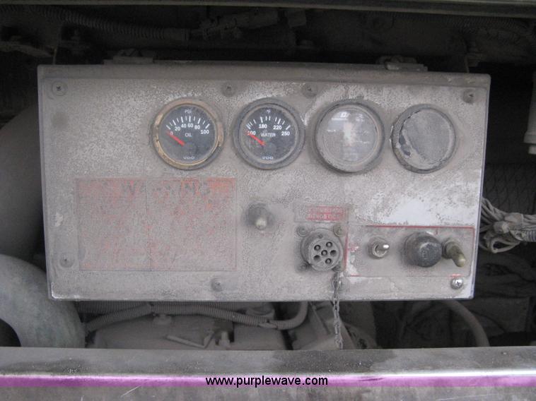 image for item H5474 2002 Gillig Low Floor 35' transit bus