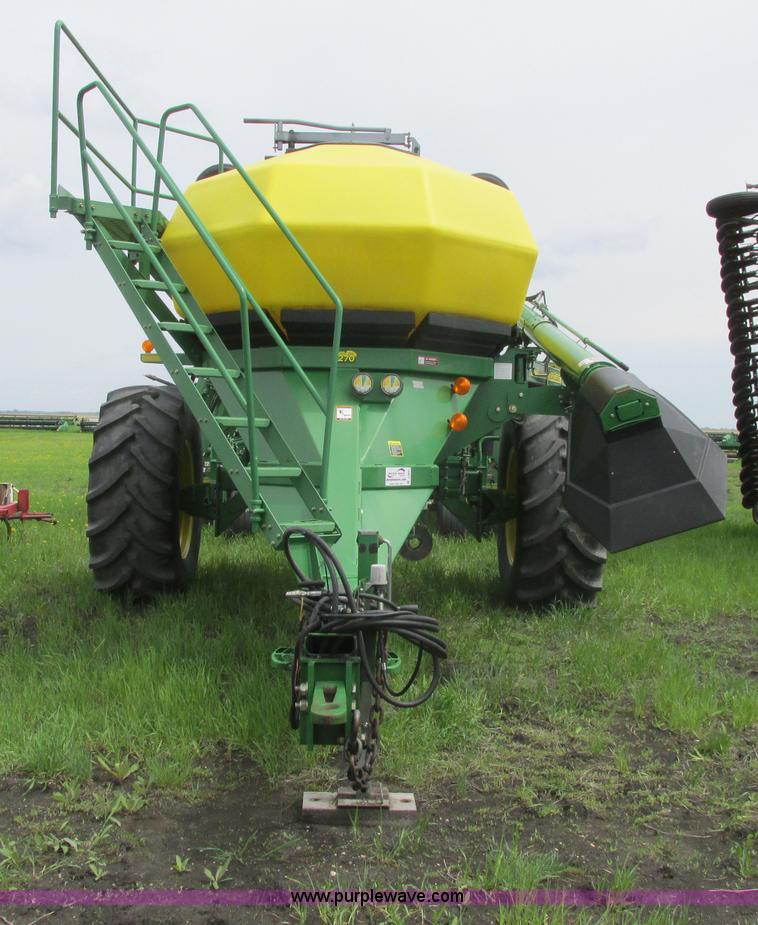 image for item A8691 2003 John Deere 1820 flex air hoe drill with 1910 air cart