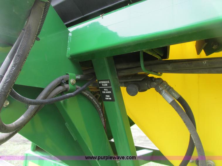 image for item A8691 2003 John Deere 1820 flex air hoe drill with 1910 air cart