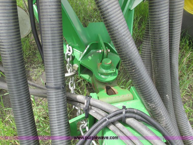 image for item A8691 2003 John Deere 1820 flex air hoe drill with 1910 air cart