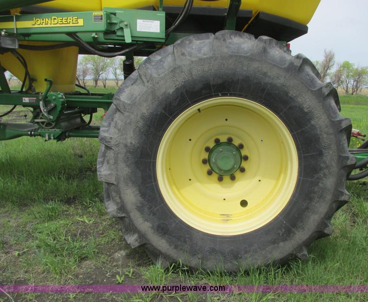 image for item A8691 2003 John Deere 1820 flex air hoe drill with 1910 air cart