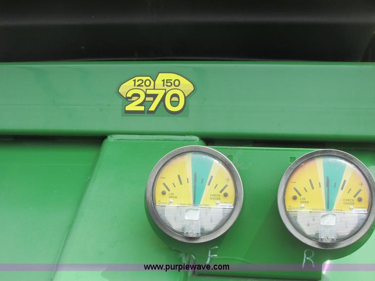 image for item A8691 2003 John Deere 1820 flex air hoe drill with 1910 air cart