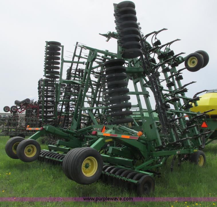 image for item A8691 2003 John Deere 1820 flex air hoe drill with 1910 air cart