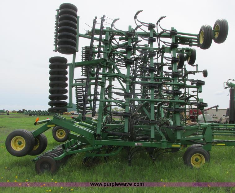 image for item A8691 2003 John Deere 1820 flex air hoe drill with 1910 air cart