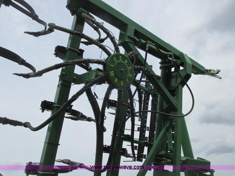 image for item A8691 2003 John Deere 1820 flex air hoe drill with 1910 air cart