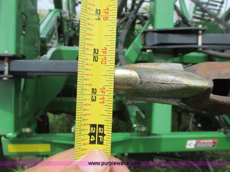 image for item A8691 2003 John Deere 1820 flex air hoe drill with 1910 air cart