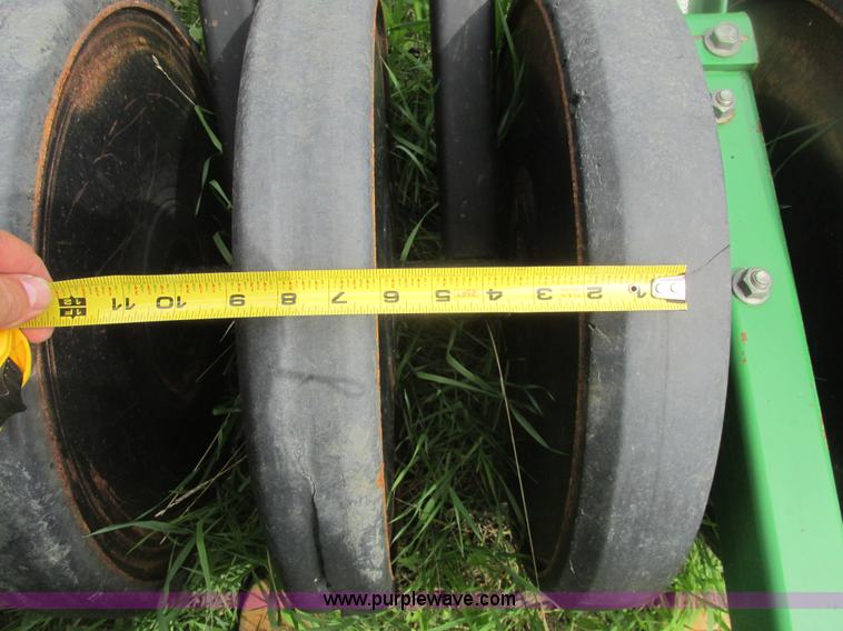 image for item A8691 2003 John Deere 1820 flex air hoe drill with 1910 air cart