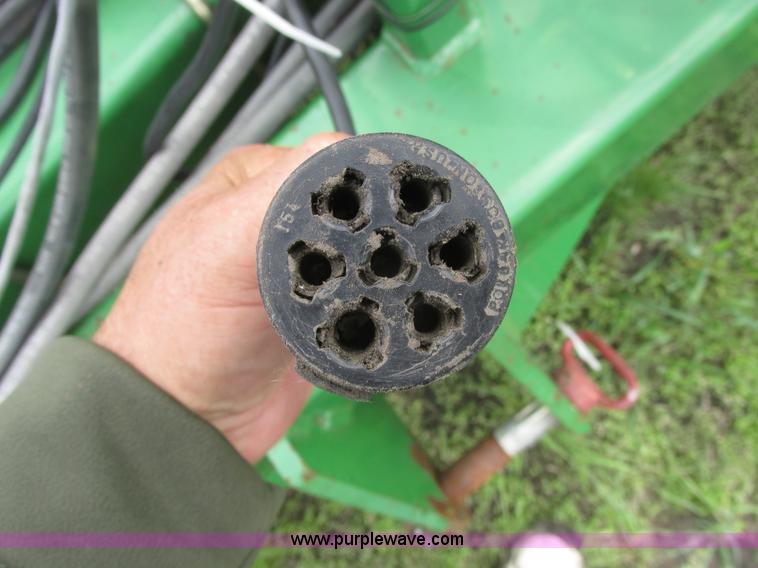 image for item A8693 2000 John Deere 7300 planter