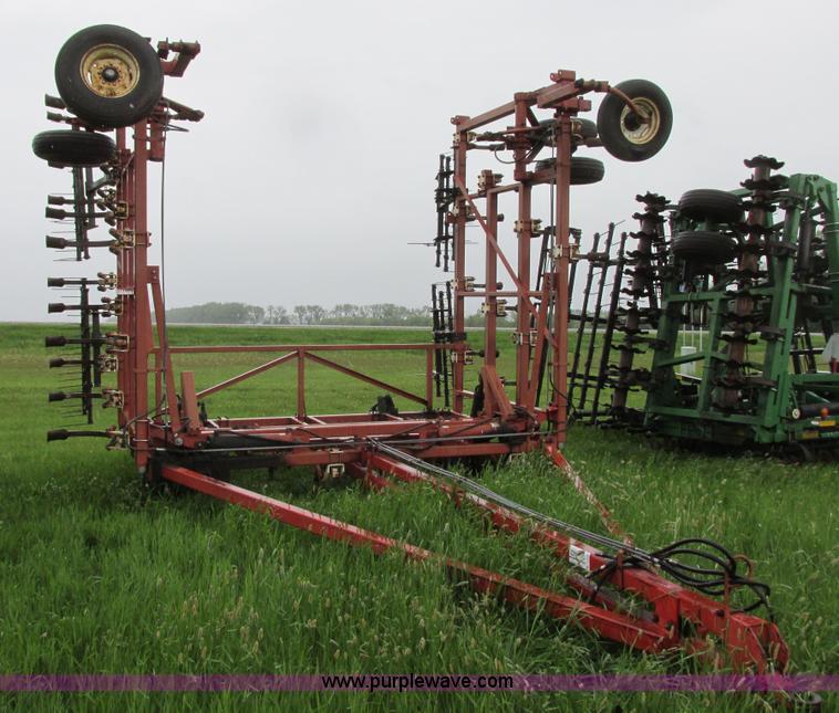 image for item A8700 1985 Wil-Rich chisel plow