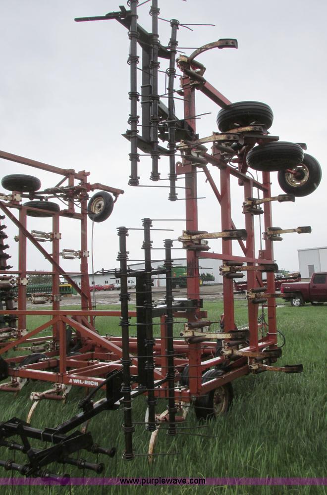 image for item A8700 1985 Wil-Rich chisel plow