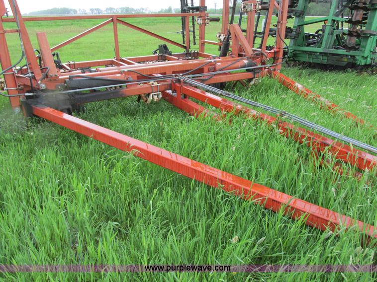 image for item A8700 1985 Wil-Rich chisel plow