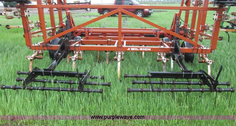 image for item A8700 1985 Wil-Rich chisel plow