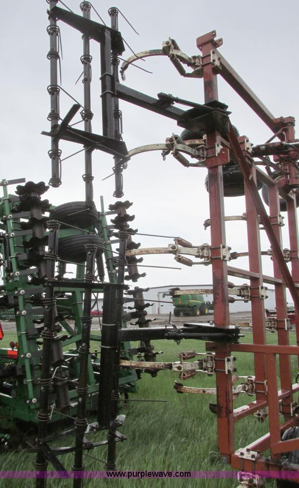 image for item A8700 1985 Wil-Rich chisel plow