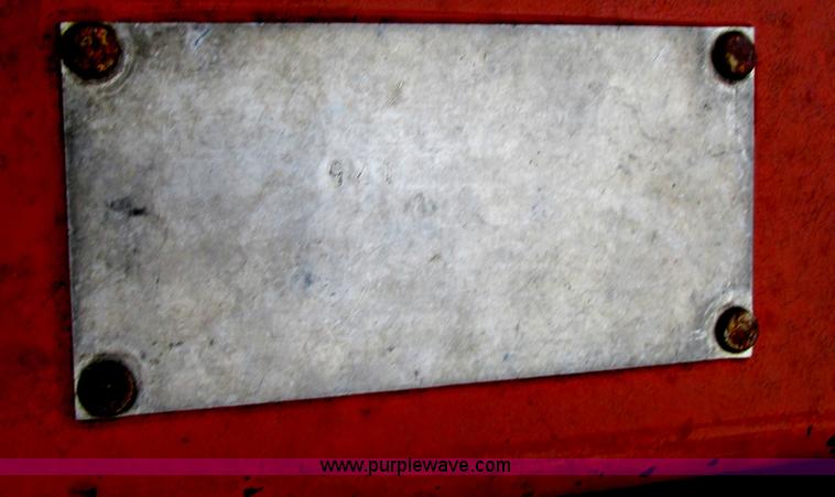 image for item A8700 1985 Wil-Rich chisel plow