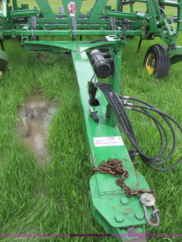 image for item A8703 2007 John Deere 2410 chisel plow