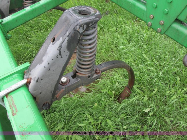 image for item A8703 2007 John Deere 2410 chisel plow
