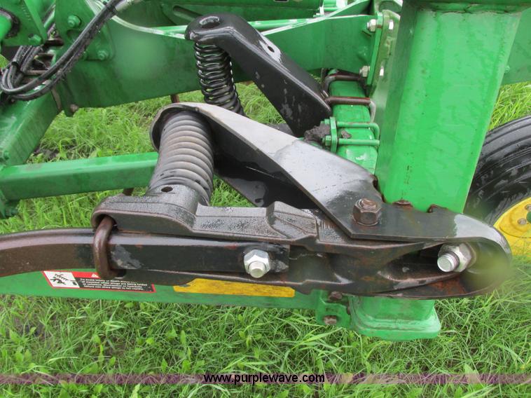 image for item A8703 2007 John Deere 2410 chisel plow
