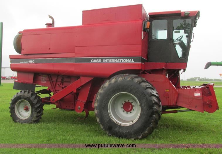 image for item A8706 1989 Case IH 1680 combine