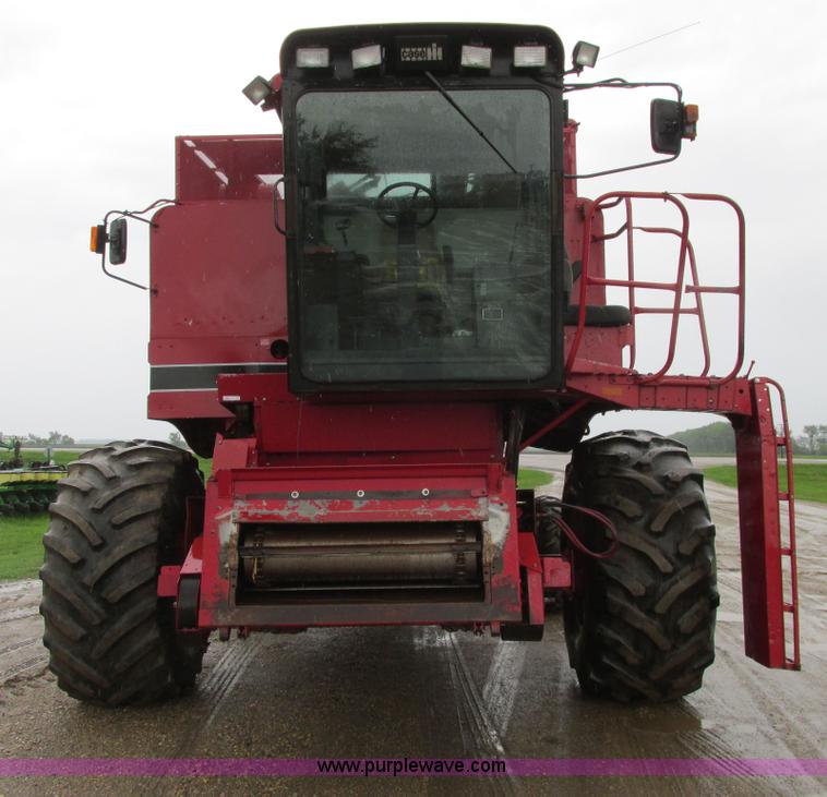 image for item A8706 1989 Case IH 1680 combine
