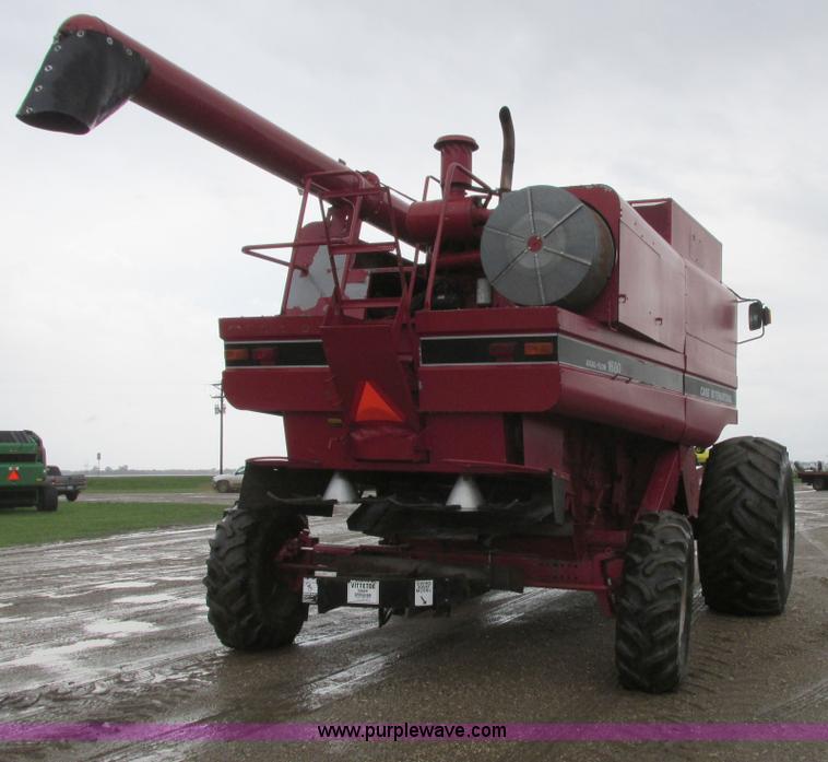 image for item A8706 1989 Case IH 1680 combine