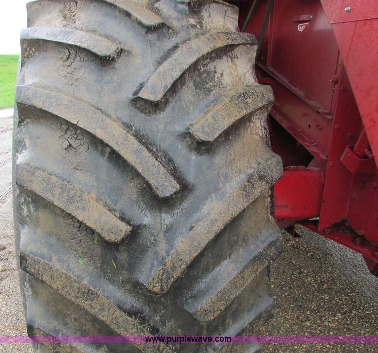 image for item A8706 1989 Case IH 1680 combine