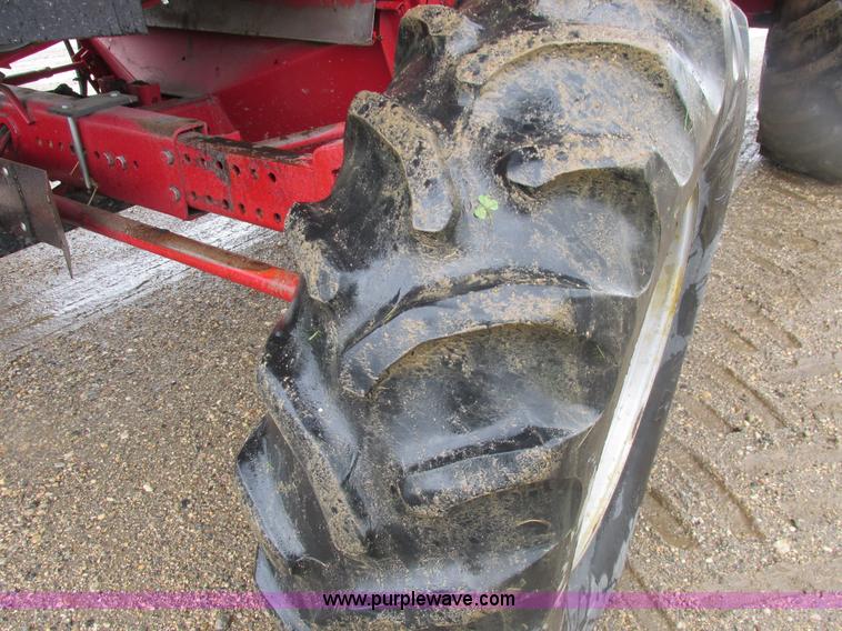 image for item A8706 1989 Case IH 1680 combine