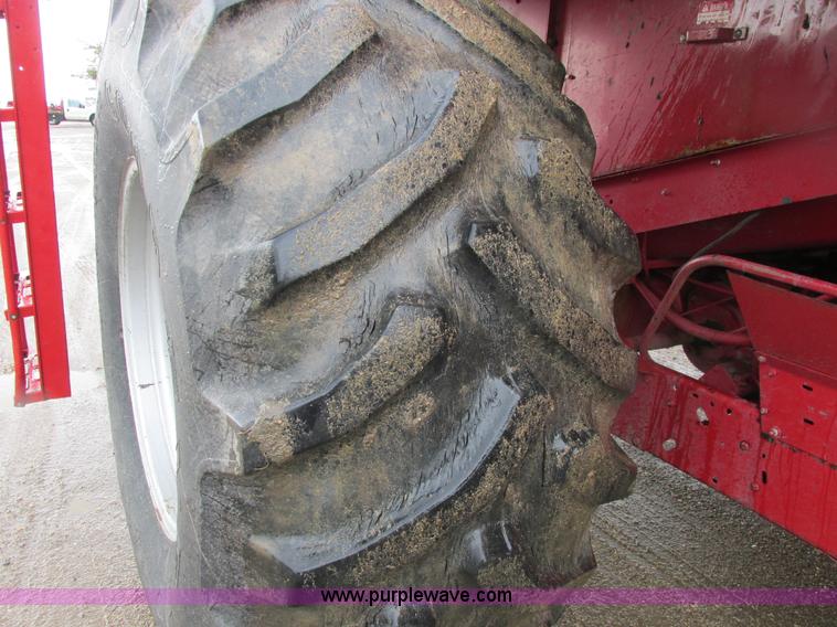 image for item A8706 1989 Case IH 1680 combine