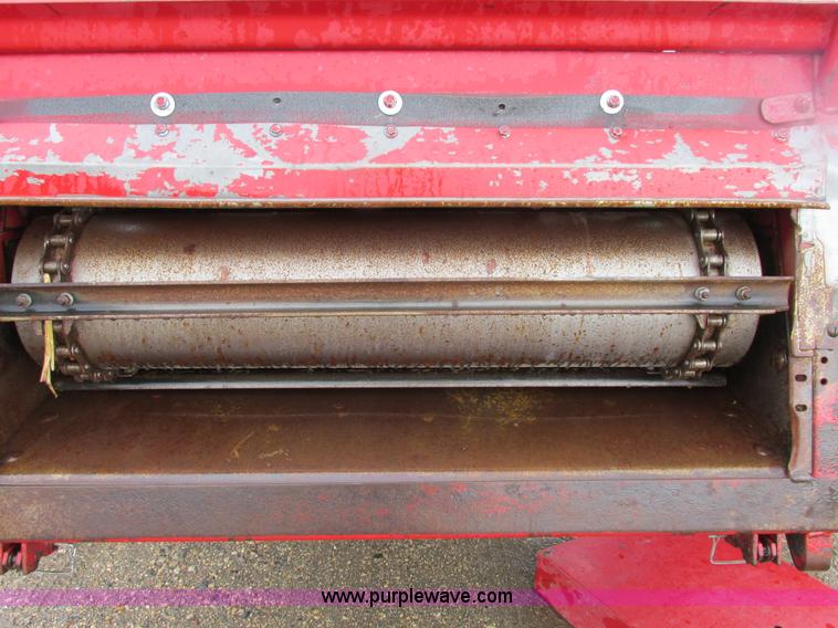 image for item A8706 1989 Case IH 1680 combine