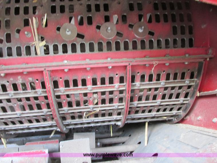 image for item A8706 1989 Case IH 1680 combine