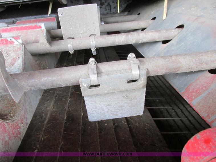 image for item A8706 1989 Case IH 1680 combine