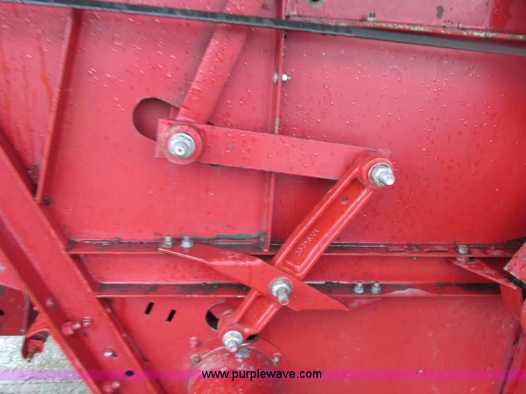 image for item A8706 1989 Case IH 1680 combine